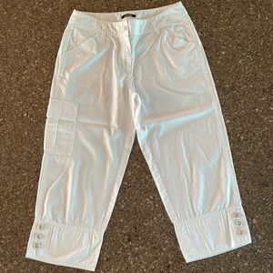 Rafaela women capris Size 8 Color white